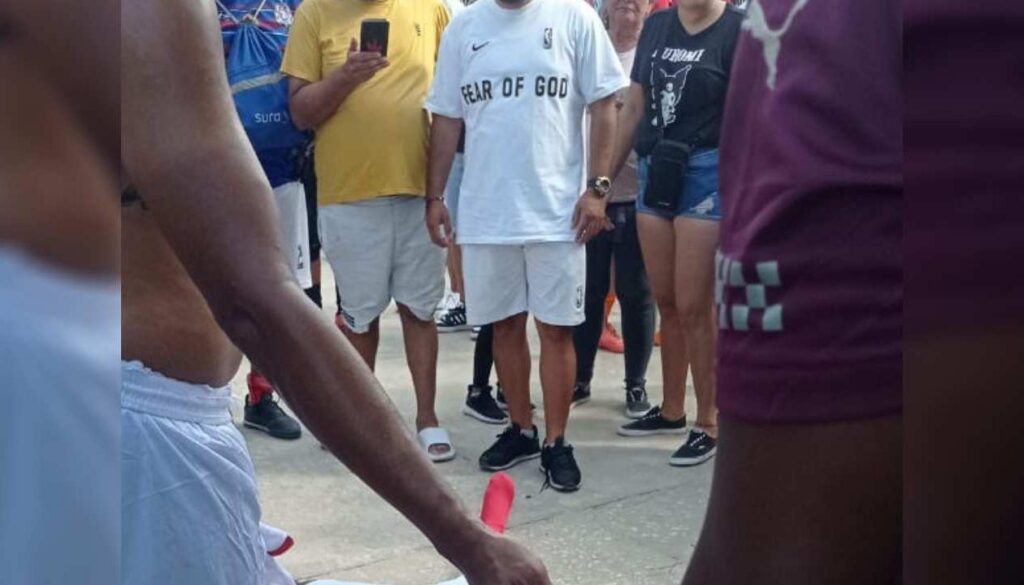 Asesinan a bala a un hombre que jugaba fútbol en la cancha de Vista Hermosa