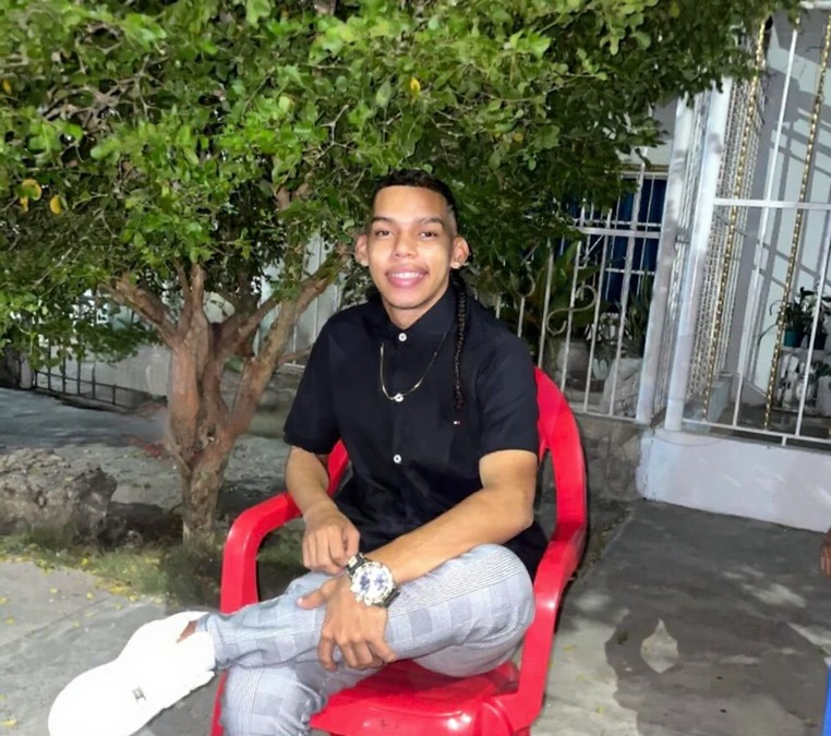 Familiares de Juan Camilo Óliver exigen justicia en Barranquilla tras su muerte en operativo policial
