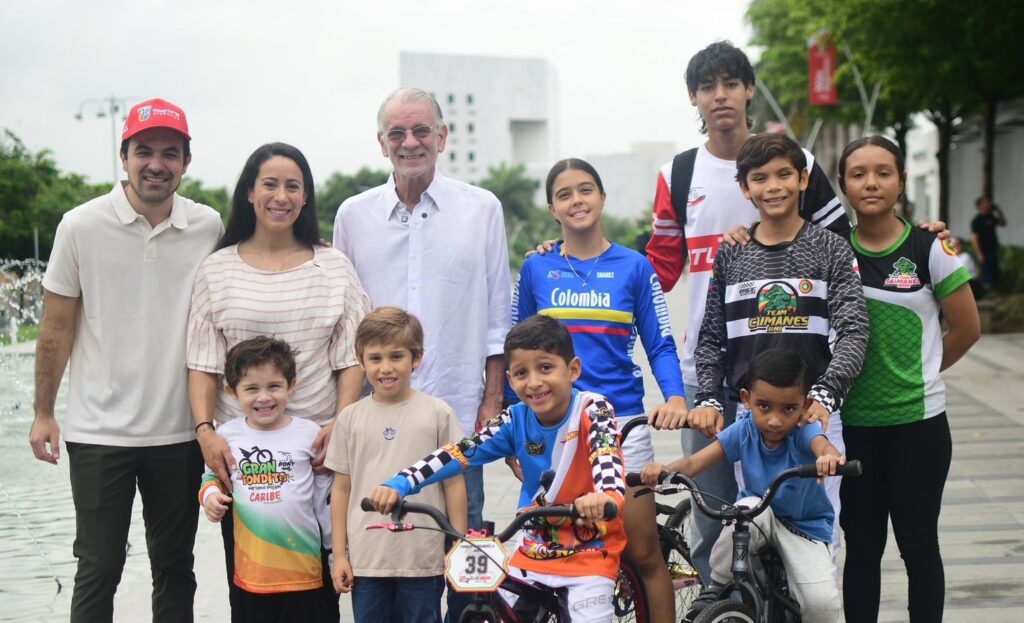 Niños del Atlántico participando en el Gran Fondito Infantil en Puerto Colombia