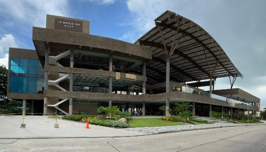 Robo en centro comercial Le Meridiem Golf en Barranquilla
