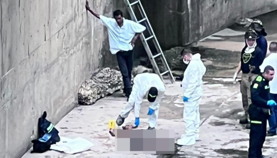 mujer hallada muerta en arroyo Villa Country