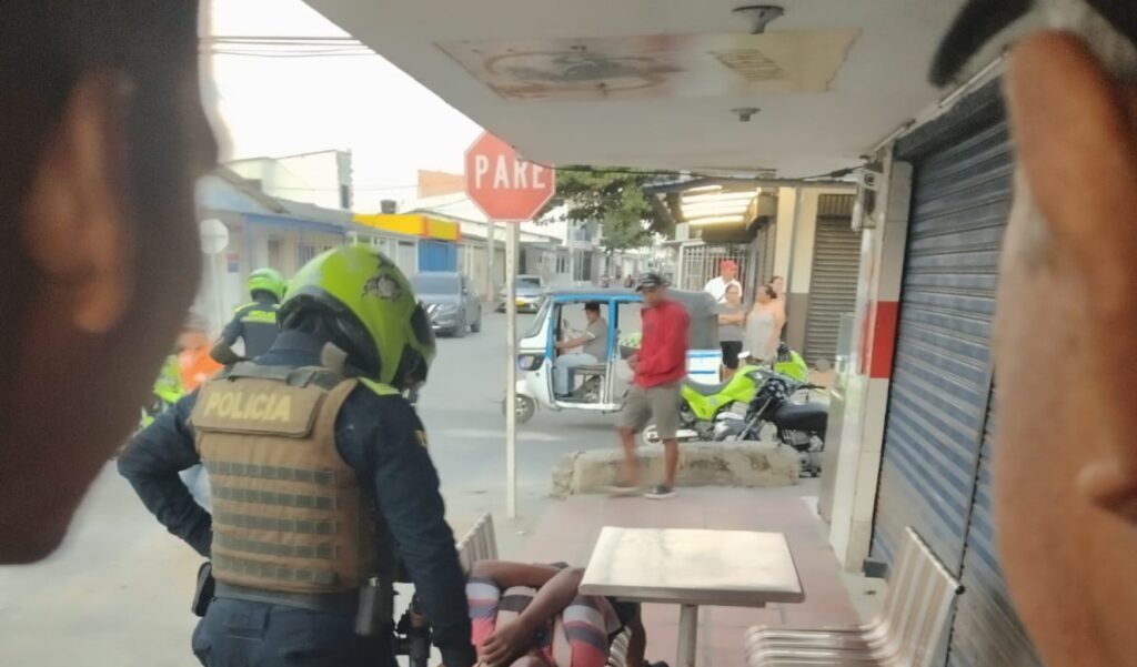 Hombre asesinado a tiros mientras estaba sentado en una panadería del barrio Montecarlo, en Malambo
