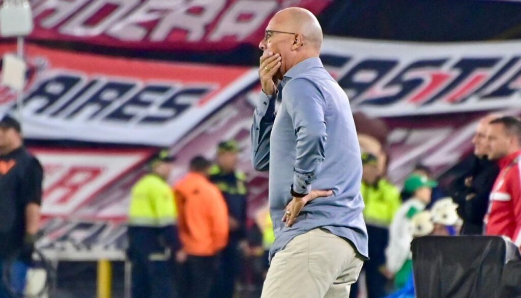 Alfredo Arias Junior Superliga