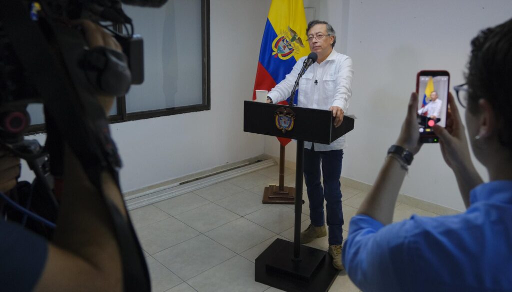 Petro advierte guerra nuclear