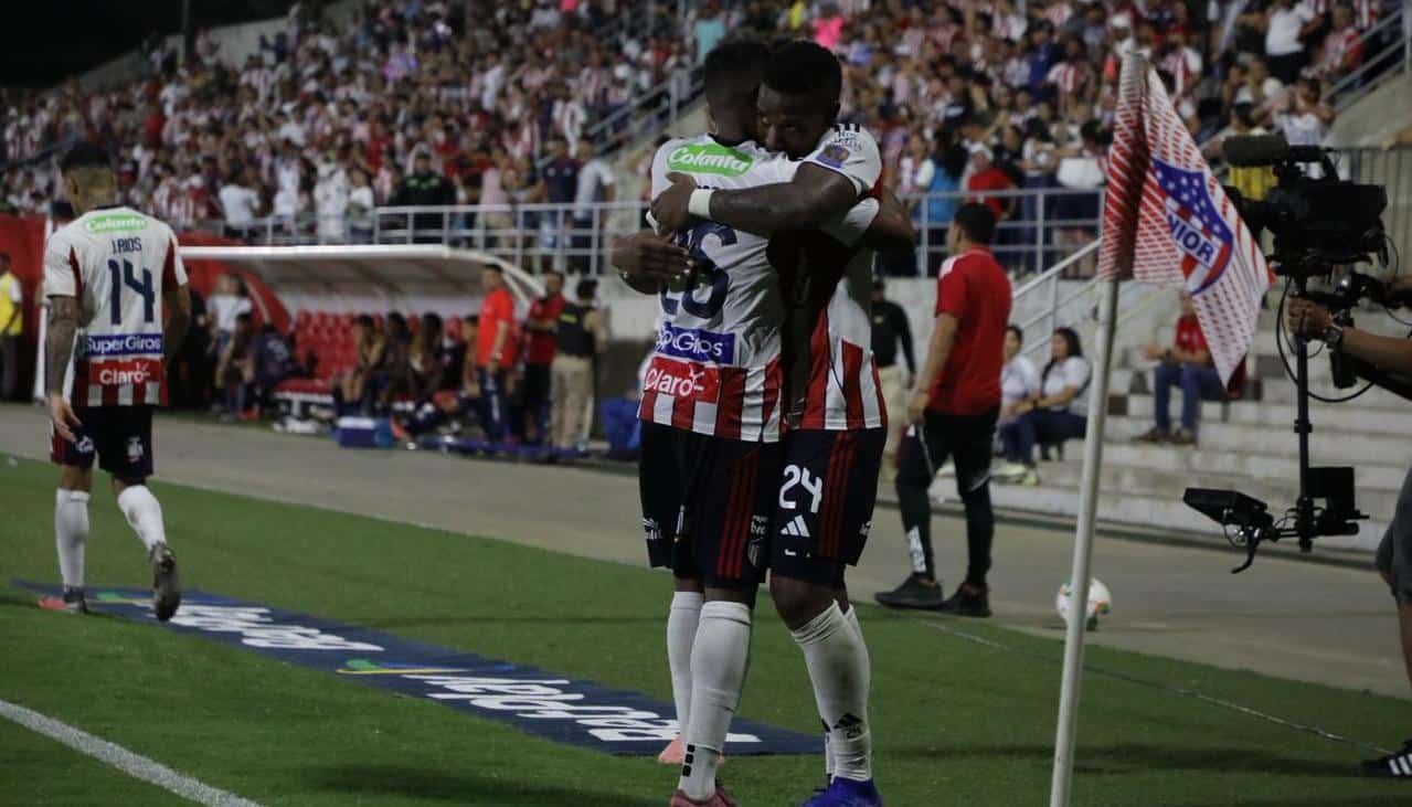 Jean Pestaña gol Junior Fortaleza