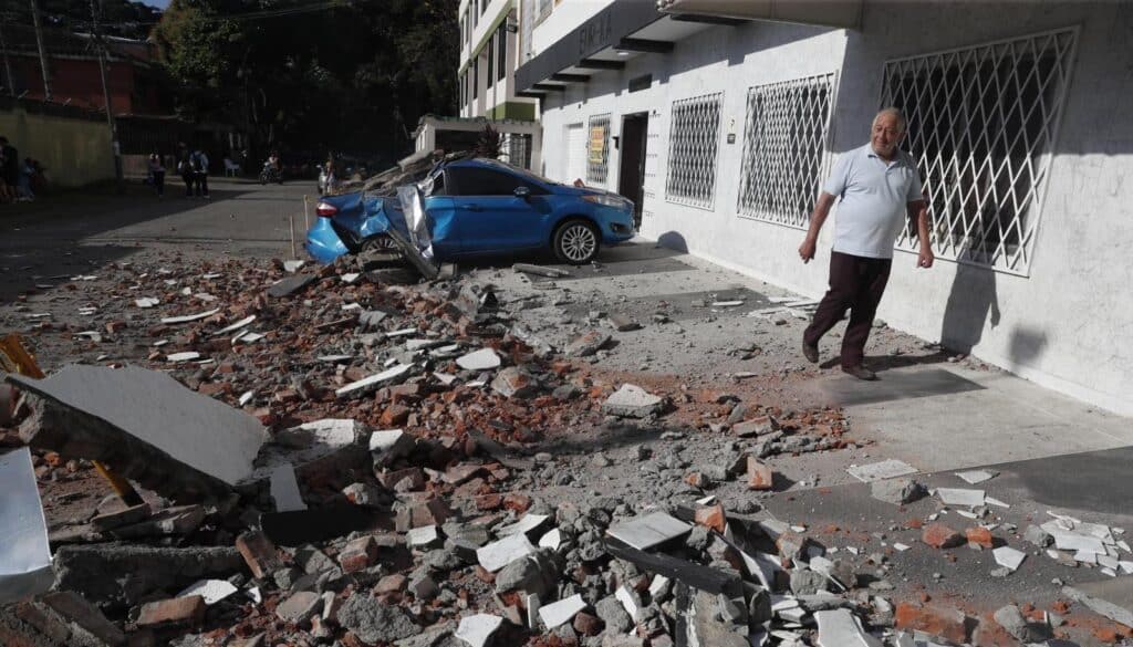 Fuerte terremoto de 7,4 puso en alerta a varias regiones de Colombia